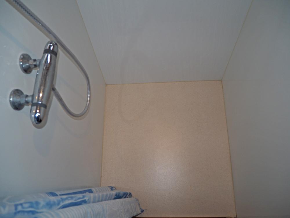 Aft cabin, Accommodation